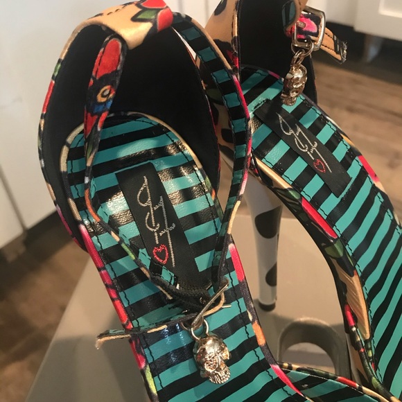 Iron Fist Lounge Days Platform - Picture 3 of 8